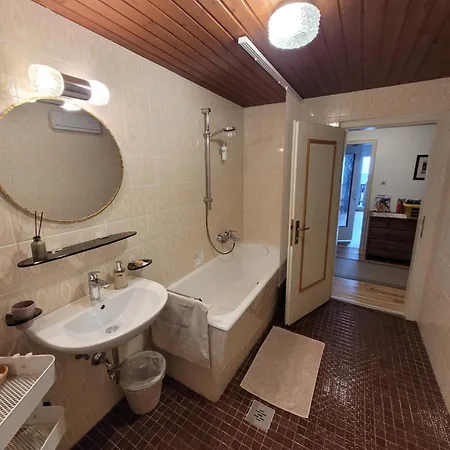 Monika Knoflach * אינסברוק